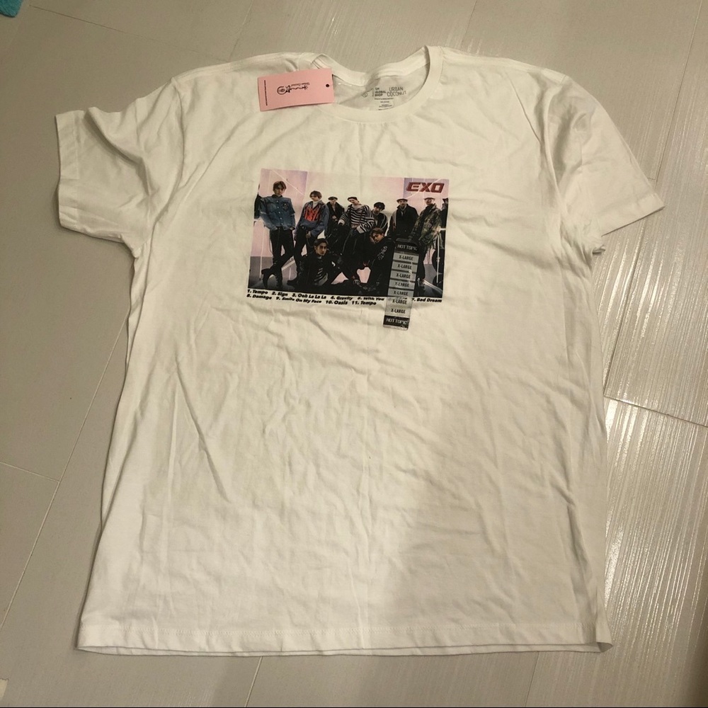 EXO graphic shirt xl